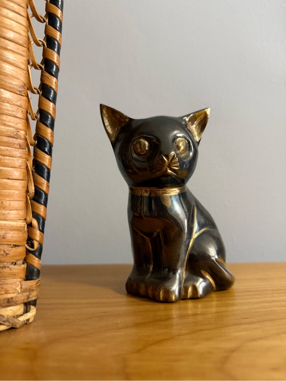 BRASS | cat